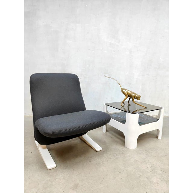 Design from Dutch soil. This special Eesy chair from Artifort is a design by the French designer Pierre Paulin. Produced...