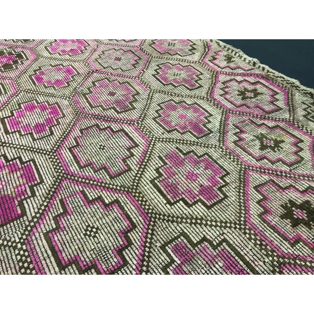 Raspberry Pink 1960s Vintage Turkish Anatolian Geometric Design Handmade Wool Kilim Rug - 6′6″ × 11′1″ For Sale - Image 8 of 11