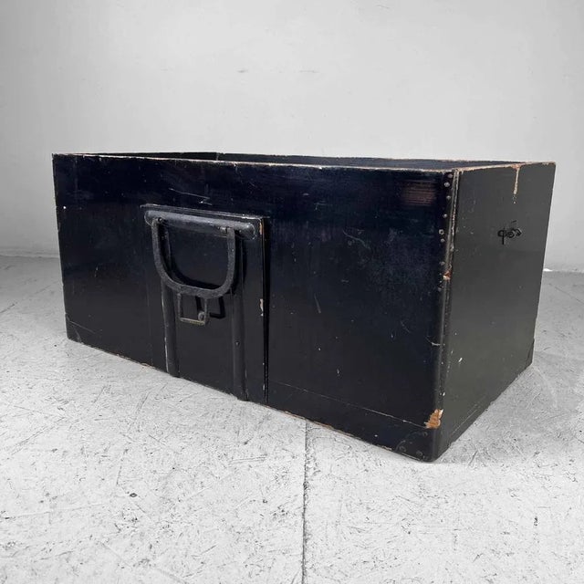 Antique Japanese Lacquer Travel Case For Sale - Image 5 of 11