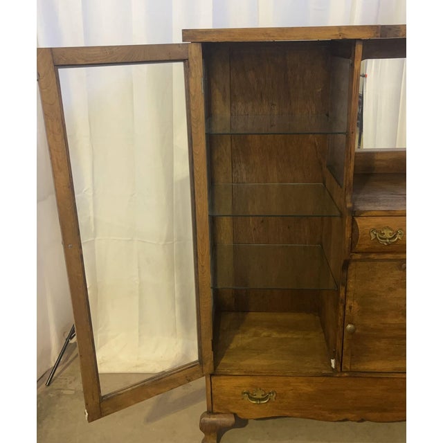 Late 19th Century Antique American Victorian Oak Side-by-Side Curio Cabinet, C. 1895 For Sale - Image 5 of 9