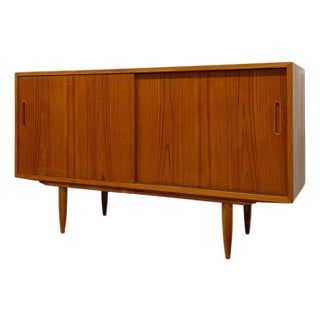Vintage Danish Mid-Century Modern Teak Sliding Door Credenza / Sideboard With Drawer For Sale