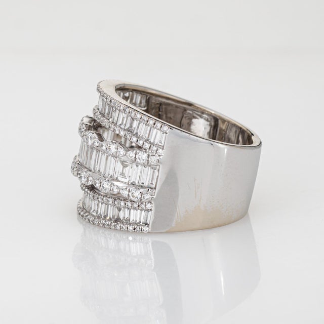 Contemporary 1970s 3.48ct Diamond Cigar Band Sz 8.25 Ring Mixed Cuts 18k White Gold Fine Jewelry For Sale - Image 3 of 6