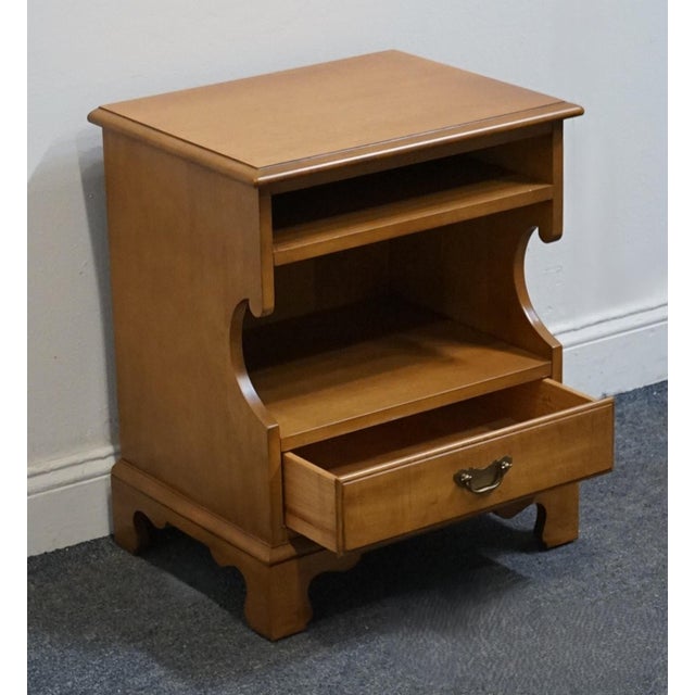 Drexel Furniture Solid Maple Litchfield Colonial Early American Style 20" Open Cabinet Nightstand 608-611-6 For Sale In Kansas City - Image 6 of 13