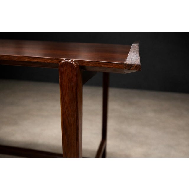 Brazilian Modern Dresser With Stool in Rosewood, Carlo Hauner for Forma, 1950s For Sale In New York - Image 6 of 16
