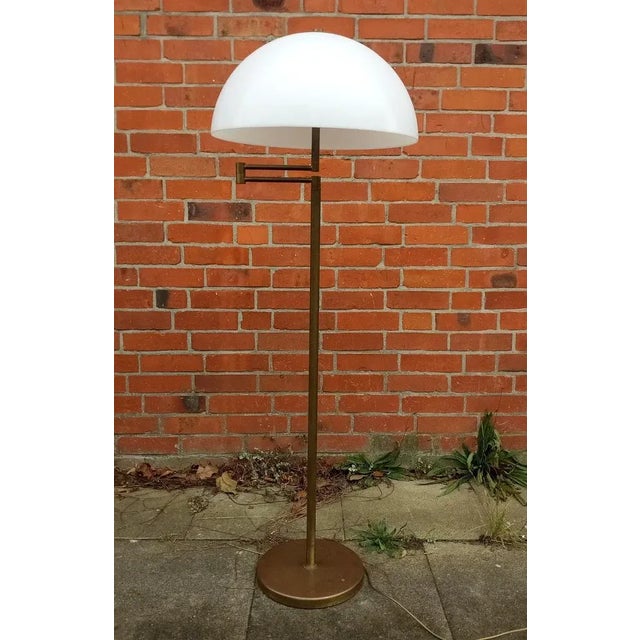 Decorative floor lamp in good used condition. measurements: H: 145 cm x Diameter 50 cm I have official proof of...