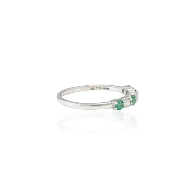 Contemporary Natural Emerald and Diamond Band 18k Solid White Gold Size 7 (All Sizes Available) For Sale - Image 3 of 7
