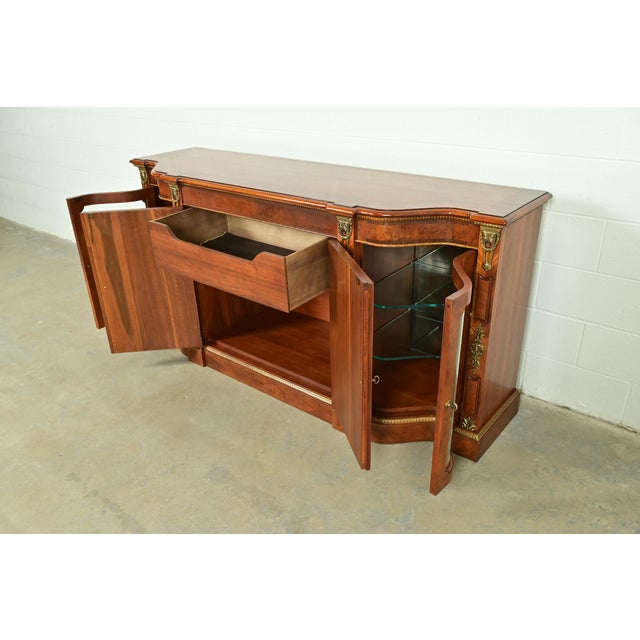 1990s Henredon Grand Provenance Italian Neoclassical Walnut and Burl Wood Lighted Sideboard or Bar Cabinet For Sale - Image 5 of 14