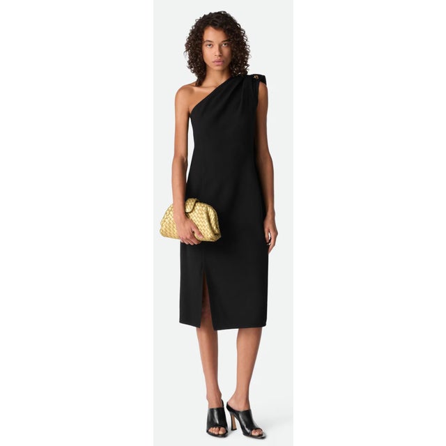 2025 Bottega Veneta Lauren 1980 Gold Leather Clutch Shoulder Bag Pouch Handbag For Sale - Image 10 of 17