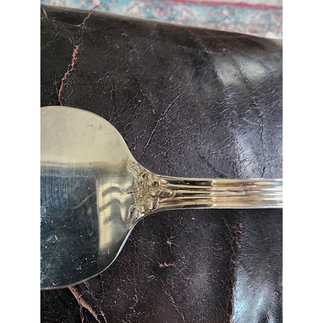 Wood Reed and Barton Tiger Lily Silverplate Flatware For Sale - Image 7 of 9