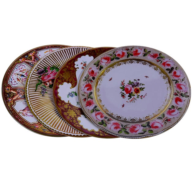 We love this mix n'match new take on service-ware ..... and this one checks every box! This is a set of four enameled tin...