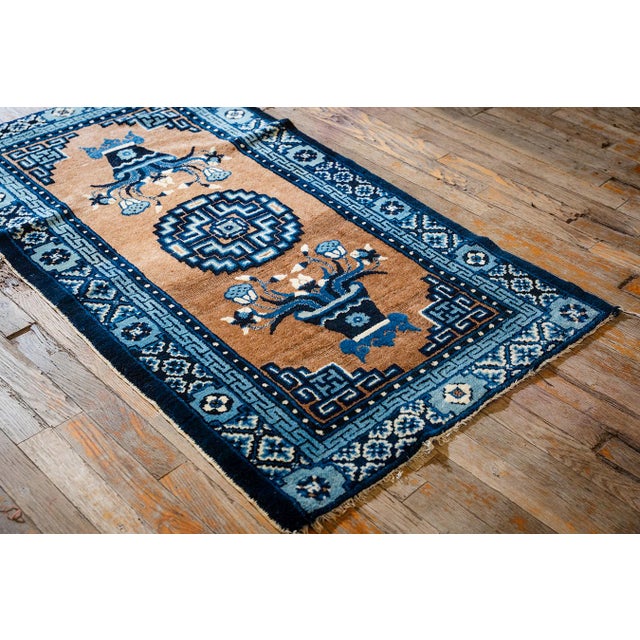 Art Deco 1920s Antique Traditional Brown Medallion Vase Knotted Wool Chinese Art Deco Rug For Sale - Image 3 of 7