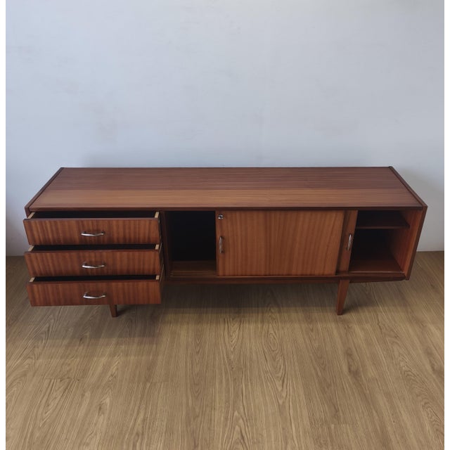 Mid-Century Modern Modern Sideboard in Wood, 1970s For Sale - Image 3 of 18