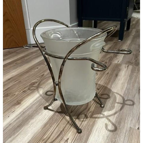 This item is a vintage Godinger Champagne Celebration Ice Bucket with Glass Holder Silverplate Caddy featuring a frosted...