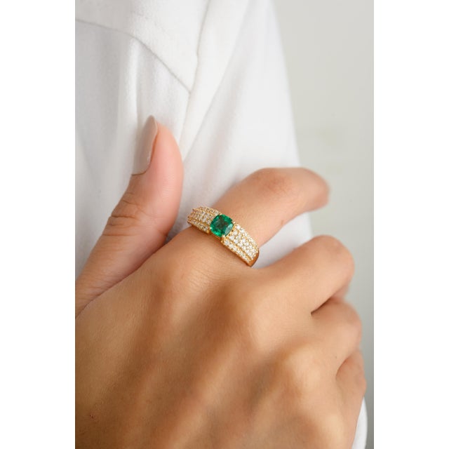 Art Deco Cushion Cut Green Emerald With Sparkling Diamonds Wedding Ring Size 6 For Sale - Image 3 of 12