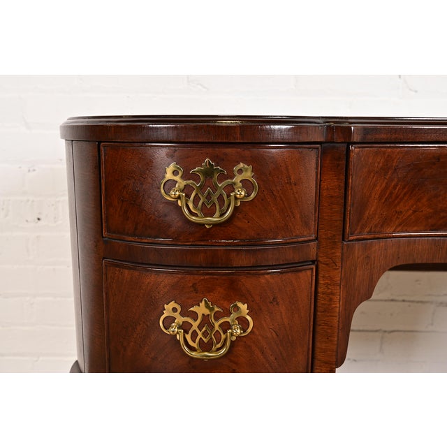 Henredon Queen Anne Mahogany Kidney Shaped Desk or Vanity For Sale - Image 10 of 17