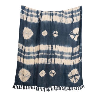 Stripes Tie Dye Throw – Modern Indigo & Off-White Accent for Cozy Home Decor For Sale