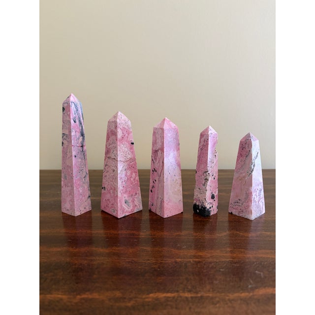 Stone Set of Five Pink and Cream Marble Grand Tour Obelisks, Late 20th Century For Sale - Image 7 of 11
