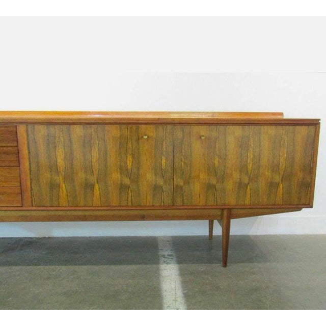 1950s Circa 1950 Robert Heritage Hamilton Mid-Century Modern Sideboard With Mixed Rosewood & Teak With Slatted Drawers For Sale - Image 5 of 18