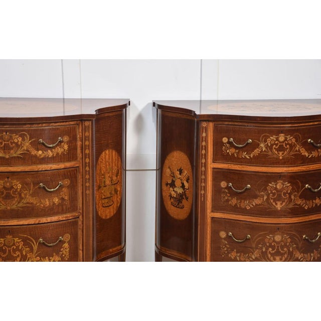 Near Edwards and Roberts Chests, Set of 2 For Sale - Image 3 of 15