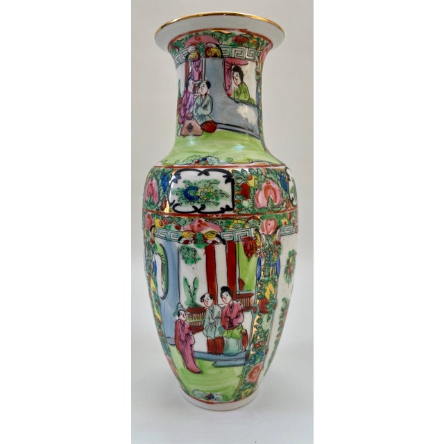 1940s Chinese Hand-Painted Rose Medallion Vase For Sale - Image 5 of 7