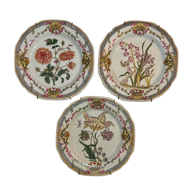 Ceramic Vintage Chinese Floral Ceramic Crackle Glaze Decorative Plates - Set of 3 For Sale - Image 7 of 7