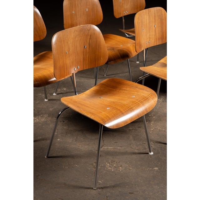 Set of Six Mid-Century Eames DCM Dining Chairs by Herman Miller For Sale In Chicago - Image 6 of 18
