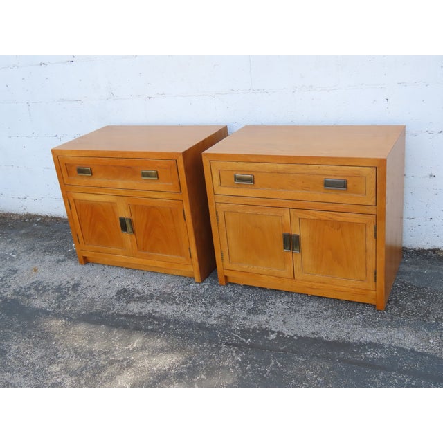 Hollywood Regency Thomasville Hollywood Regency Nightstands End Bedside Tables a Pair 6355 For Sale - Image 3 of 17