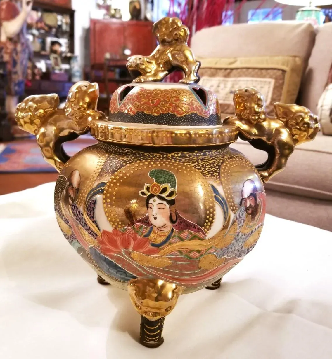 Late 19th Century Japanese Satsuma Gold and Hearts Incense Burner
