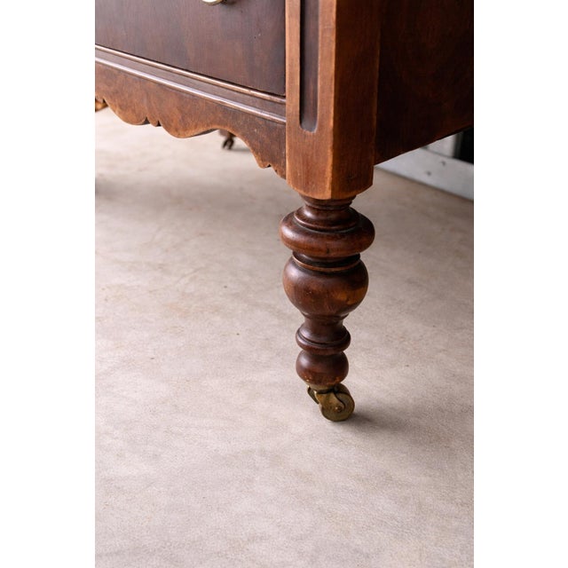 Victorian Mid 19th Century Victorian Chest of Drawers With Subtle Chevron Veneer, Turned Legs & Original Casters For Sale - Image 3 of 5
