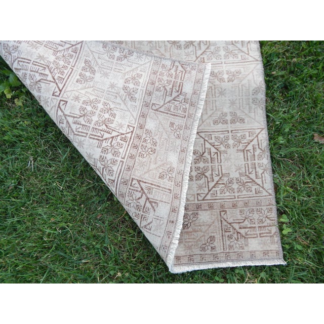 Medallion Nomadic Bohemian Boho Rug With Rich Border 2'9" X 6' For Sale - Image 11 of 12