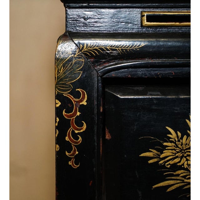 Wood Antique Victorian Chinese Lacquered Side Table, 1880 For Sale - Image 7 of 18