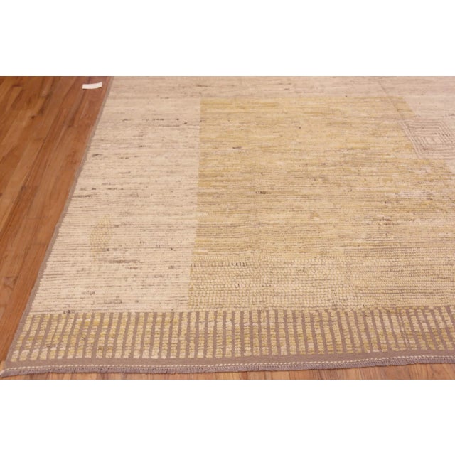 Light Cream and Yellow Modern Geometric Rug For Sale In New York - Image 6 of 7