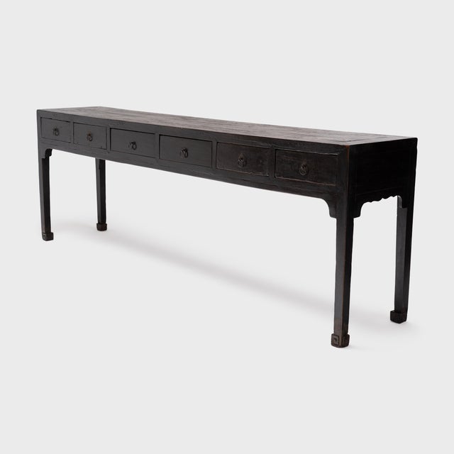 This 19th-century Chinese console table can anchor a room with its impressive scale and timeless design. Elegant in its...