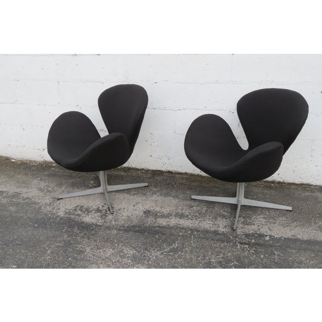 Fritz Hansen Denmark Danish Modern Mid Century Black Swan Chairs a Pair 5379 For Sale - Image 15 of 15