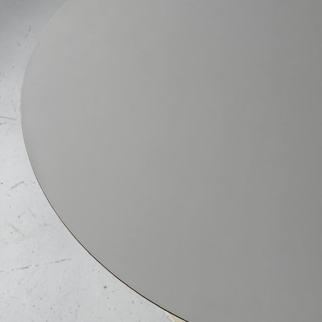 Mid-Century Modern 1950s Tulip Dining Table by Eero Saarinen for Knoll For Sale - Image 3 of 6