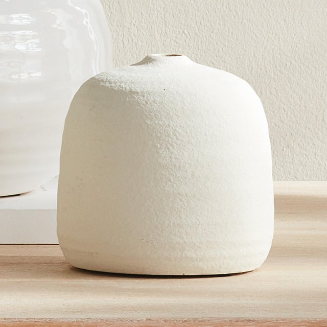 Kenneth Ludwig Chicago Lemore Vase Small For Sale - Image 4 of 4