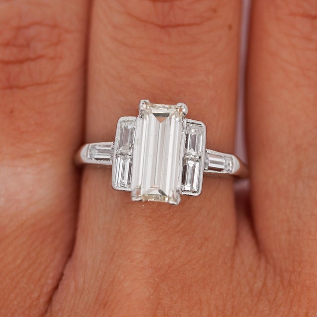 1930s 1930s Gia Certified 1.56 Carat Long Emerald Cut Diamond Vintage Art Deco Platinum Ring, Size 5 For Sale - Image 5 of 12