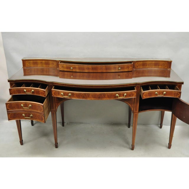 Traditional Vintage Hepplewhite Sheraton Mahogany Serpentine Buffet Sideboard Attr. Baker For Sale - Image 3 of 18