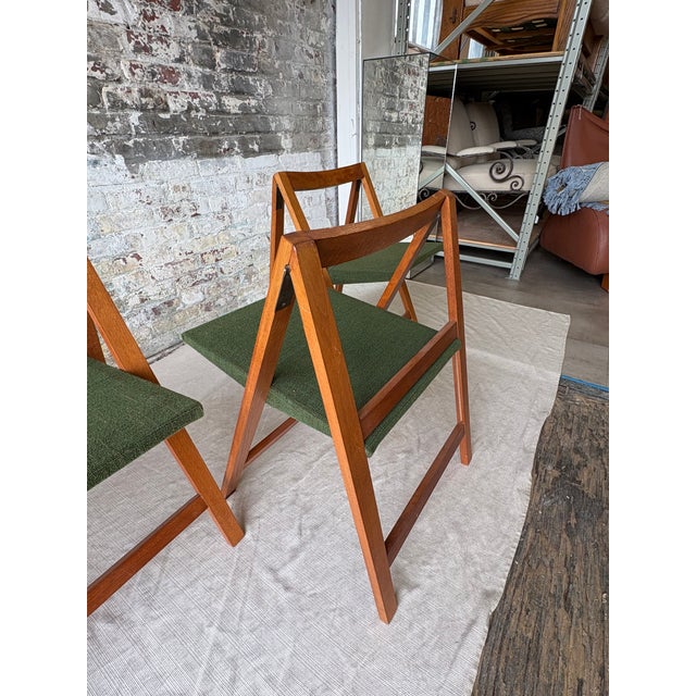 Set of 6 Mid Century Modern Teak Folding Dining Chairs With Green Upholstery For Sale In New York - Image 6 of 11