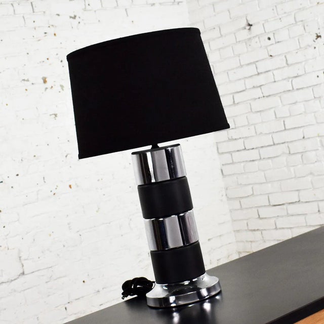 Black Mid 20th Century Art Deco Style Chrome and Black Horizontal Stripe Cylindrical Table Lamp Black Shade For Sale - Image 8 of 13