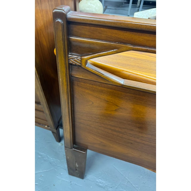 Mid-Century Modern Walnut Headboard by Hoke Wood Products For Sale - Image 4 of 10
