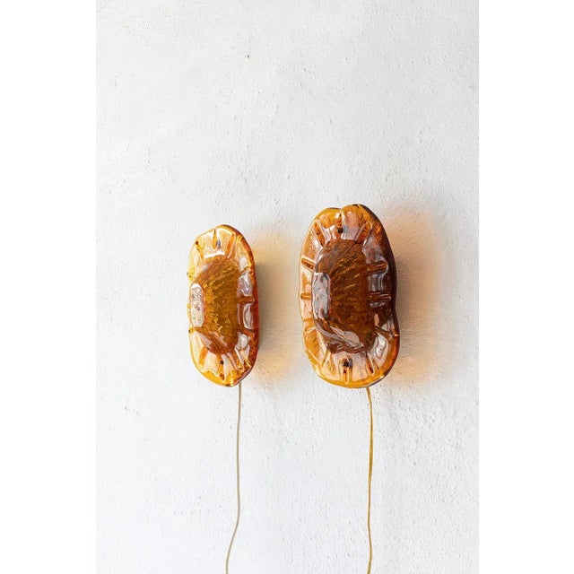 Vintage Medaillon Wall Lamps by Vitrika, 1960s, Set of 2 For Sale - Image 3 of 11