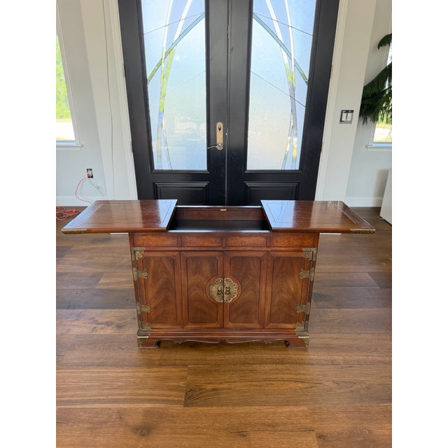 1970s Henredon Scene One Chinoiserie Campaign Slide-Top Dry Bar Cabinet in Mahogany, Circa 1978, Attributed For Sale - Image 5 of 15