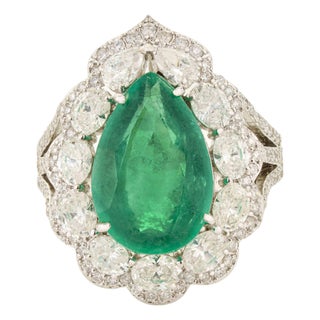 Chic 5.03ct Emerald and 1.99ct Diamond Pear Cocktail Ring in 18k White Gold Size 6 For Sale