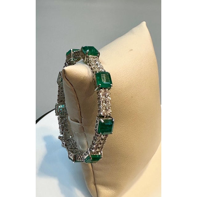 14.76 Carats Natural Zambian Emerald with Diamonds 4.74 Carats and 14k Gold For Sale - Image 12 of 18
