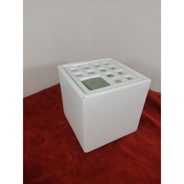 White Ikebana vase designed by OPI studio for Gabbianelli. Minimalist shape. White colour Good general conditions. Intact...