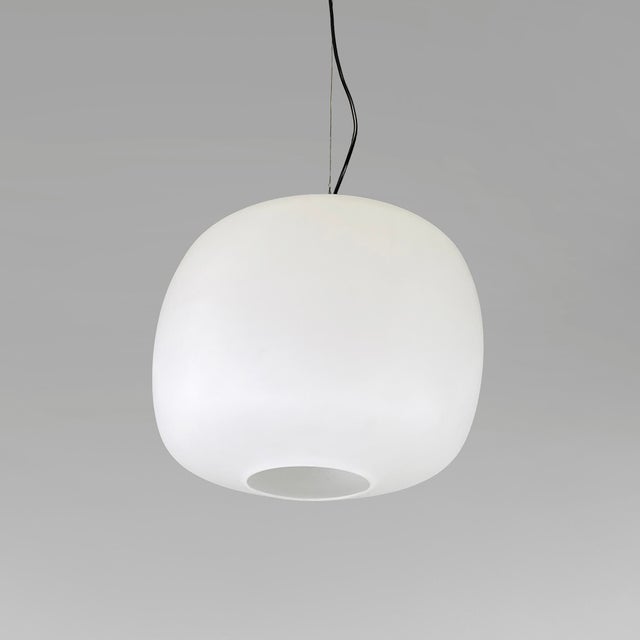 Mid-Century Modern Italian Pendant Lamp in Opaline Glass, Brass and Black Metal, 1950s For Sale - Image 3 of 16