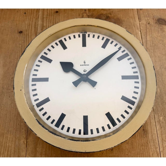 Vintage Industrial Factory Wall Clock from Siemens, 1950s For Sale - Image 10 of 18