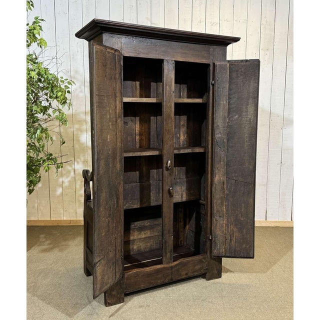 19th Century Breton Oak and Chestnut Entryway Cabinet For Sale - Image 3 of 18