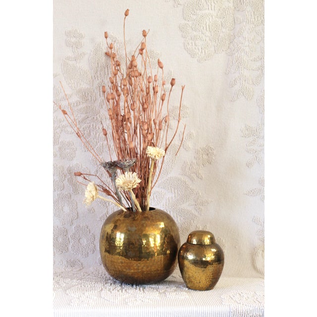 Small hammered brass lidded vase or ginger jar in beautiful condition. Very elegant little vase! Perfect sentimental gift....